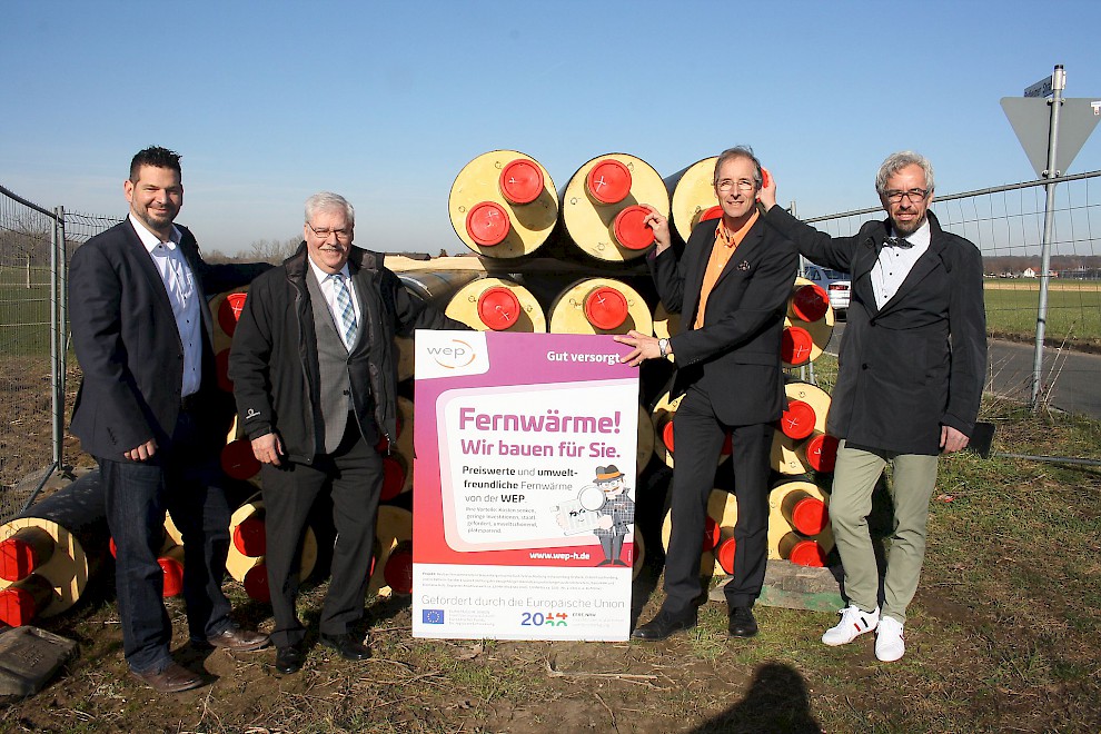 (v. l. n. r.) Fabian Brücher (Geschäftsführung WEP), Manfred Winkens (Bürgermeister Stadt Wassenberg), Christoph Langel (Geschäftsführung WEP), Thorsten Wirtz (Vertrieb / Neubau Fernwärme)